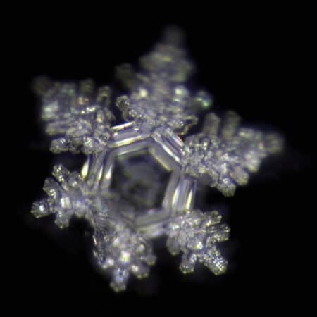 A-Wasserkristall-mit-genesis-pro-life