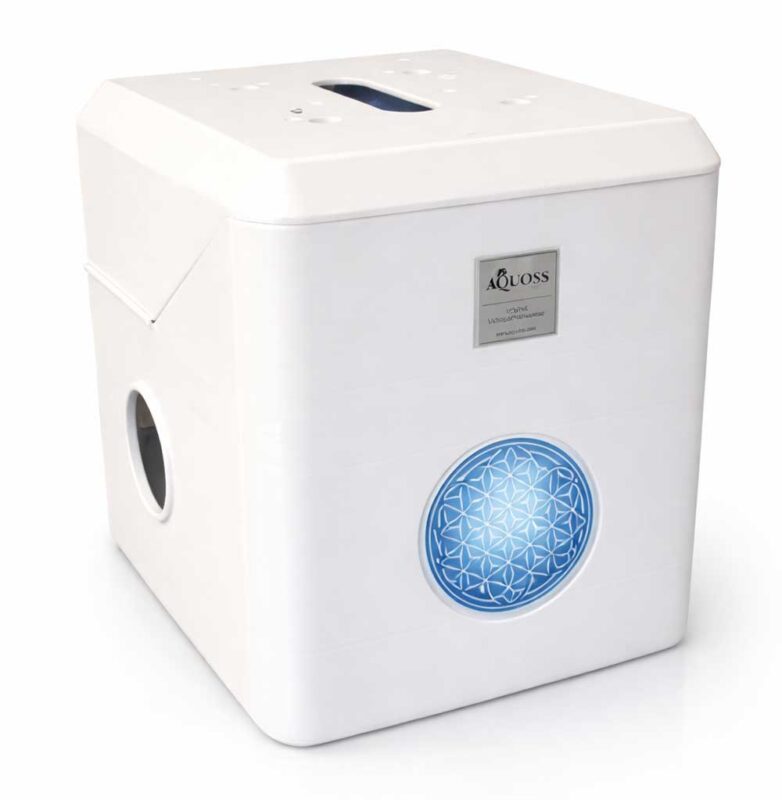 UATTRO-mini-Vorderansicht-schräg-mit-Blume-des-Lebens