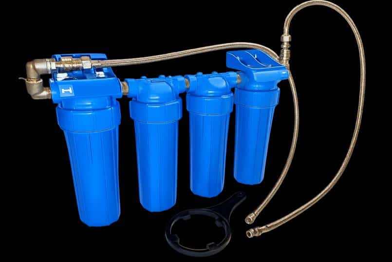 AQUOSS QUATTRO mini wall — Untertisch-Wasserfilter mit drei Filterstufen