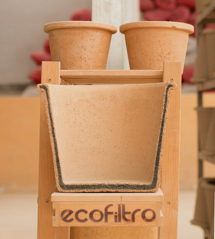 Ecofiltro Keramik-Filtereinheit Nahaufnahme - poröse Struktur aus Ton und kolloidalem Silber